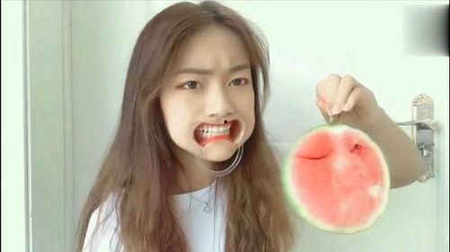 无嘴唇吃瓜的视频